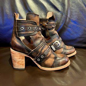 Freebird by Steven Sonoma Booties Limited/Discontinued (Like New)